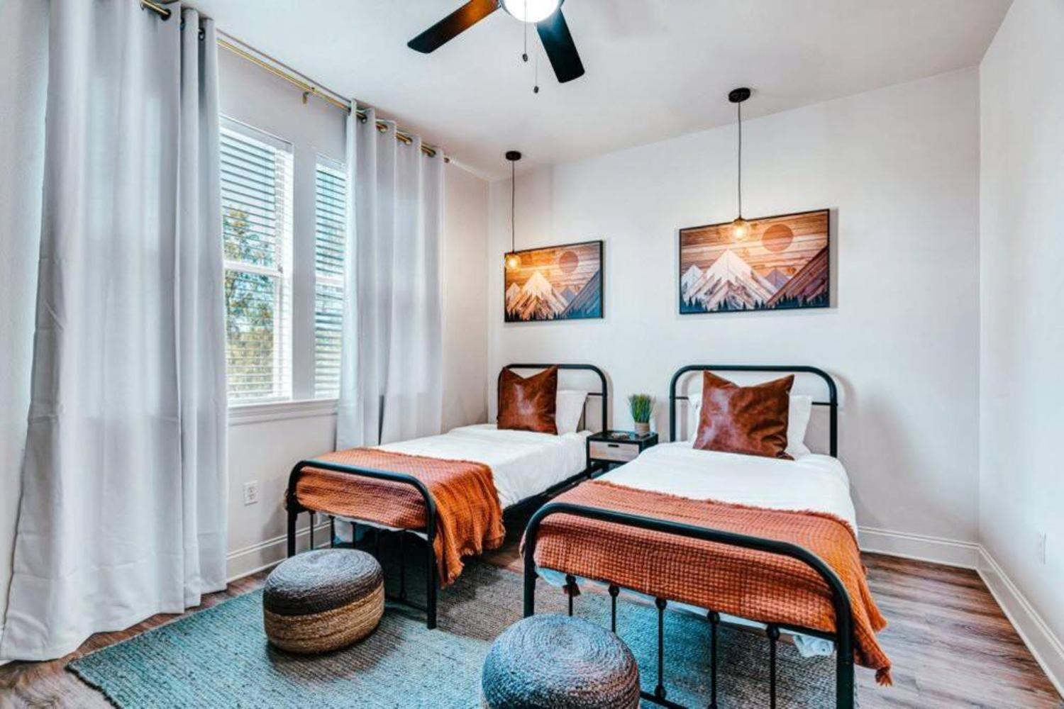 Stylish & Romantic Home, Long-Term Friendly, King บาตันรูช ภายนอก รูปภาพ